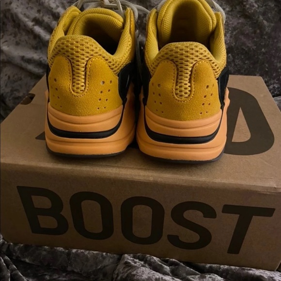Yeezy 700 “sun”